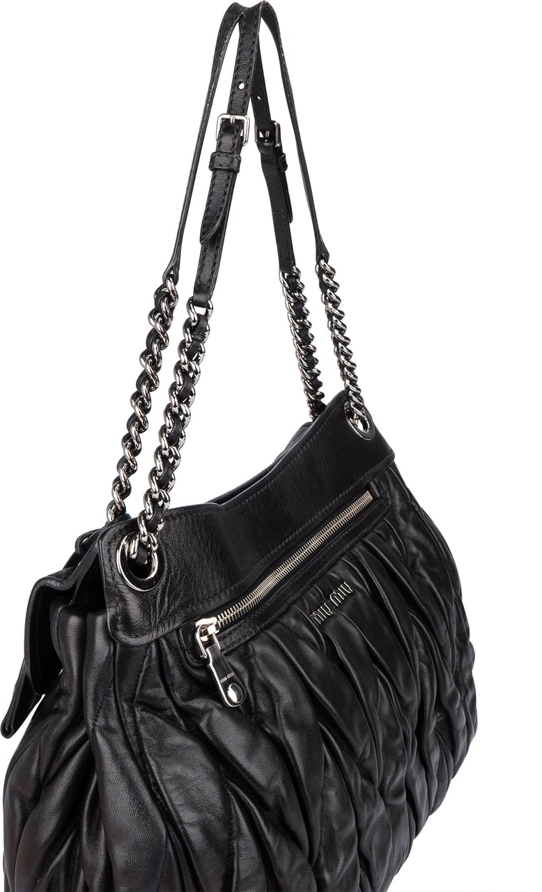 Miu Miu Miu Miu Matelassé Quilted Leather Shoulder Bag Zwart