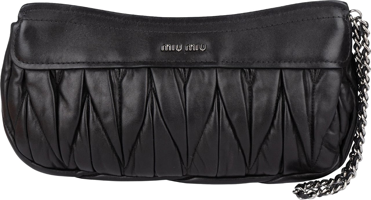 Miu Miu Miu Miu Matelassé Leather Pochette Clutch Bag Zwart