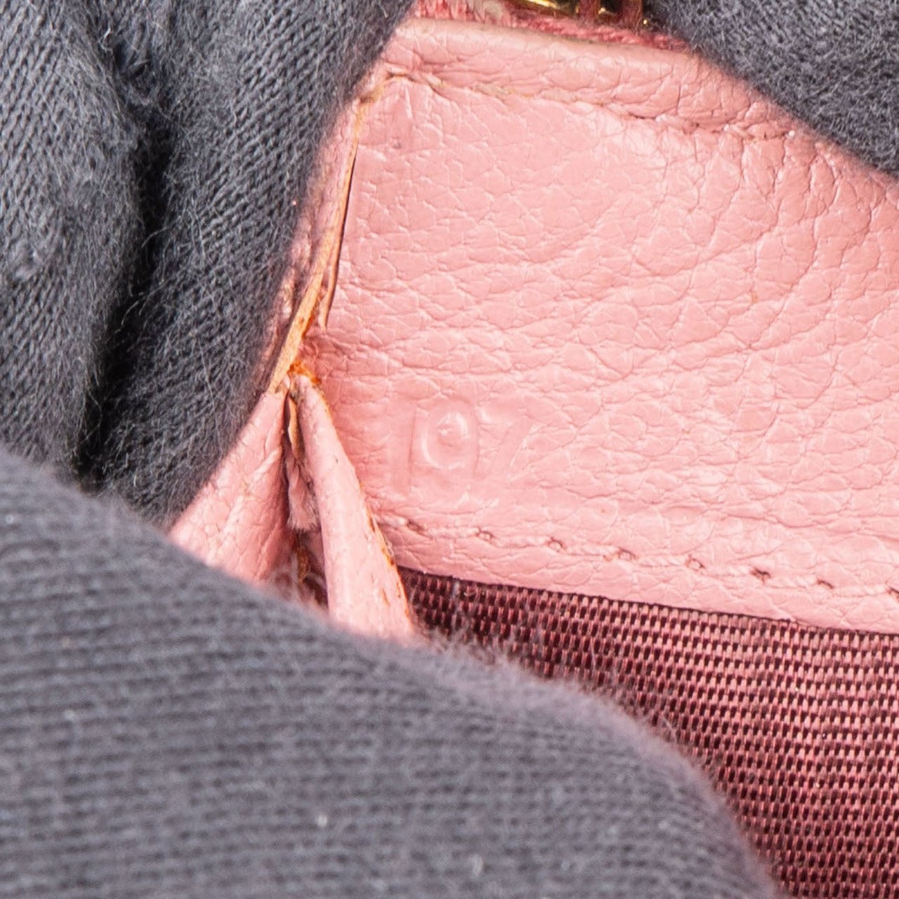 Miu Miu Miu Miu Pink Leather Zip Around Wallet Rood