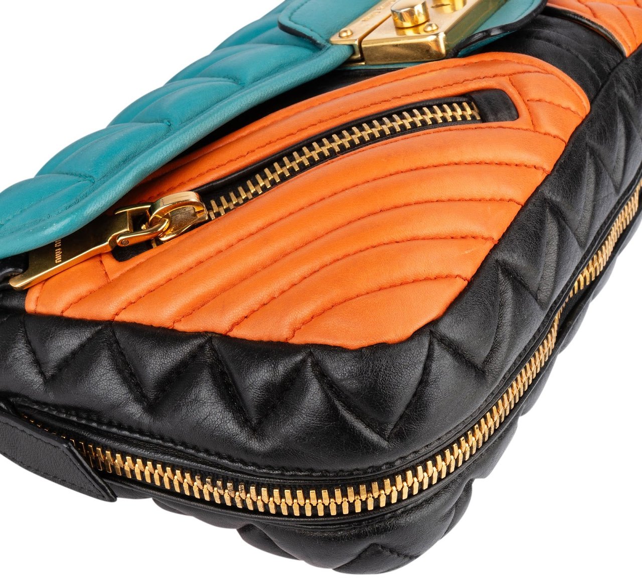 Miu Miu Miu Miu Quilted TricolorLeather Biker Crossbody Bag Zwart
