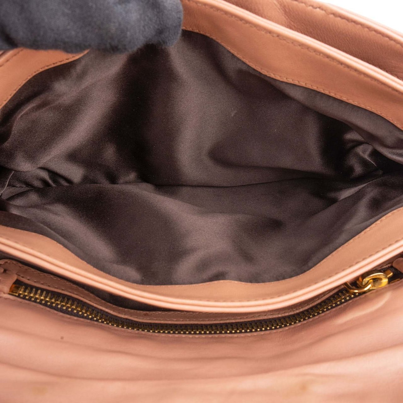 Miu Miu Miu Miu Quilted Nappa Leather Studded Shoulder Bag Rood