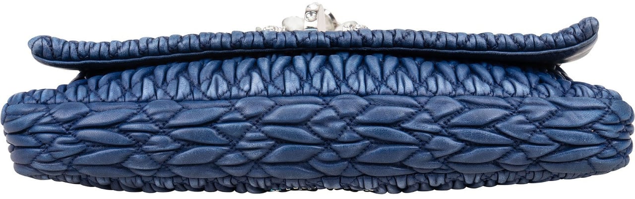 Miu Miu Miu Miu Matelassé Nappa Leather Crystal Shoulder Bag Blauw