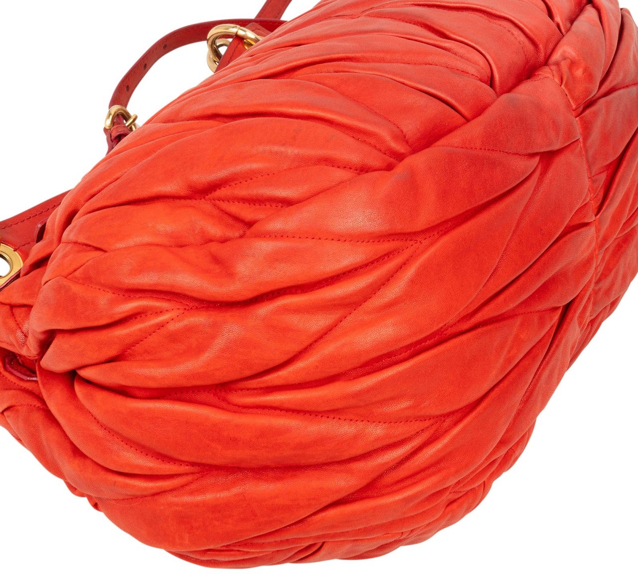 Miu Miu Miu Miu Matelassé Nappa Leather Hobo Handbag Rood