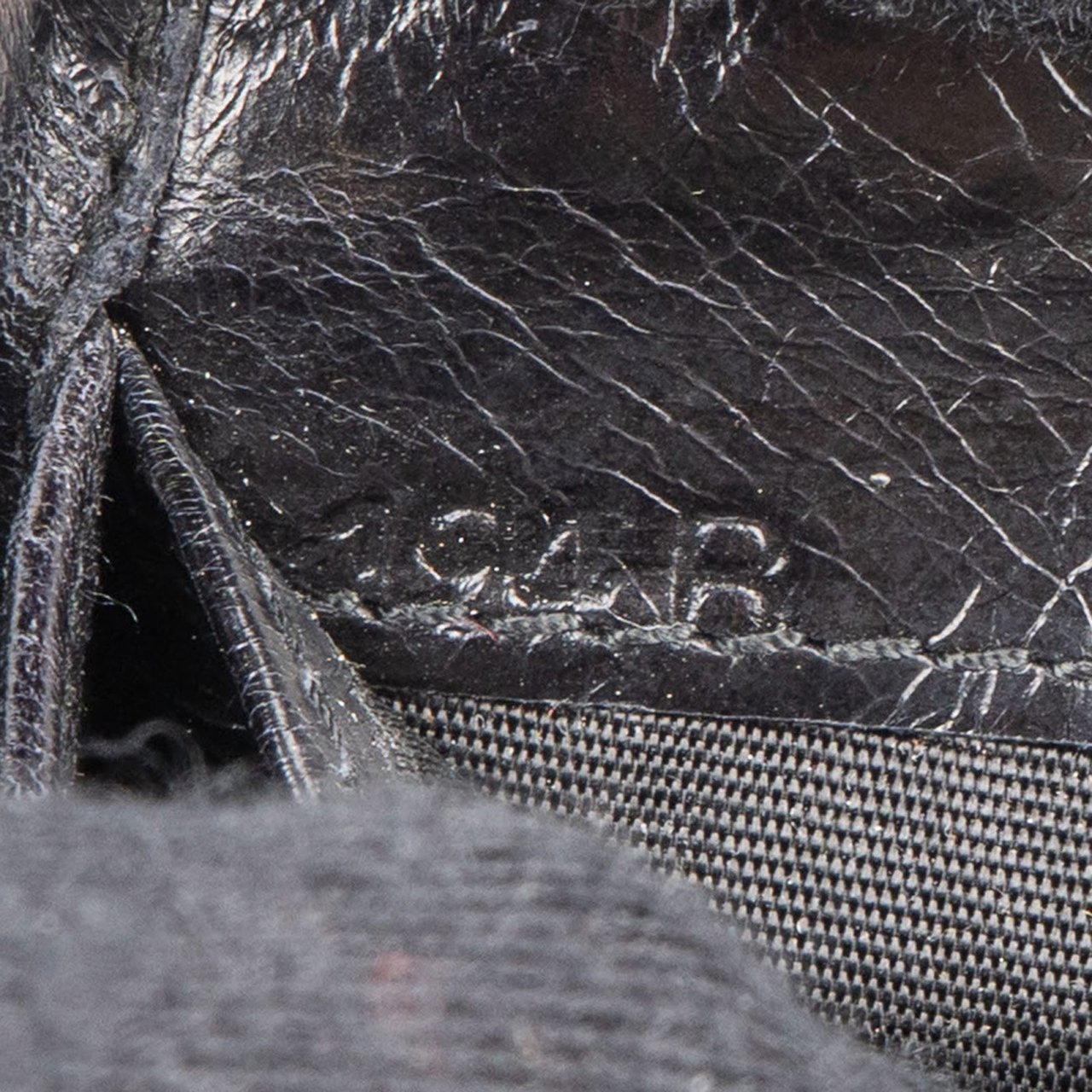 Miu Miu Miu Miu Matelassé Leather Bow Zip Around Wallet Zwart