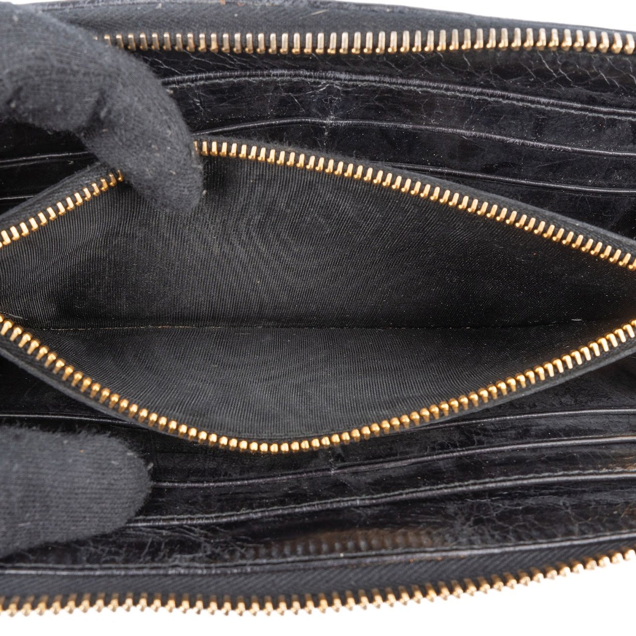 Miu Miu Miu Miu Matelassé Leather Bow Zip Around Wallet Zwart