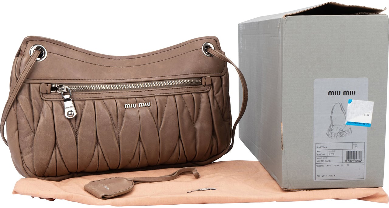 Miu Miu Miu Miu Matelasse Juta Leather Flap Crossbody Bag Divers