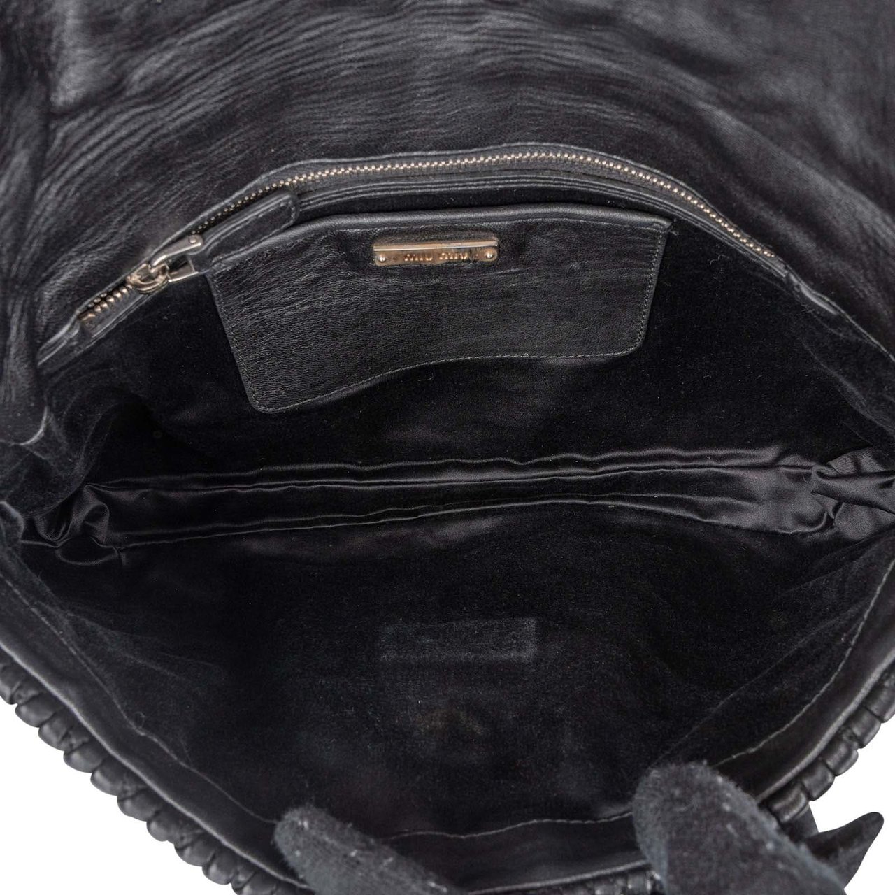 Miu Miu Matelassé Nappa Leather Crystal Shoulder Bag Zwart
