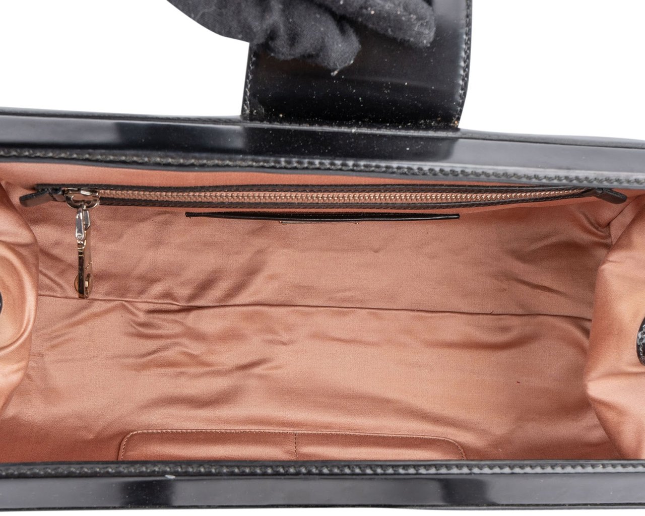 Miu Miu Spazzolato Leather Doctor Style Buckle Handbag Zwart