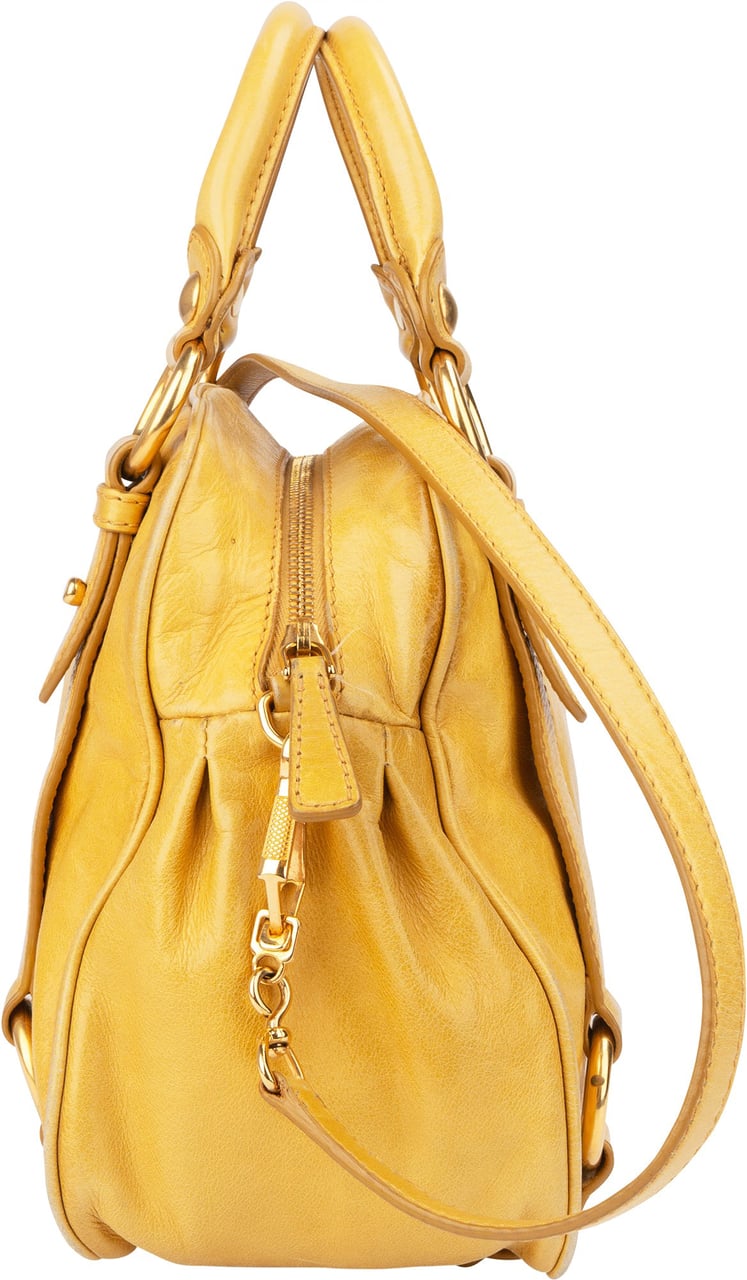 Miu Miu Miu Miu Yellow Leather City Handbag Geel