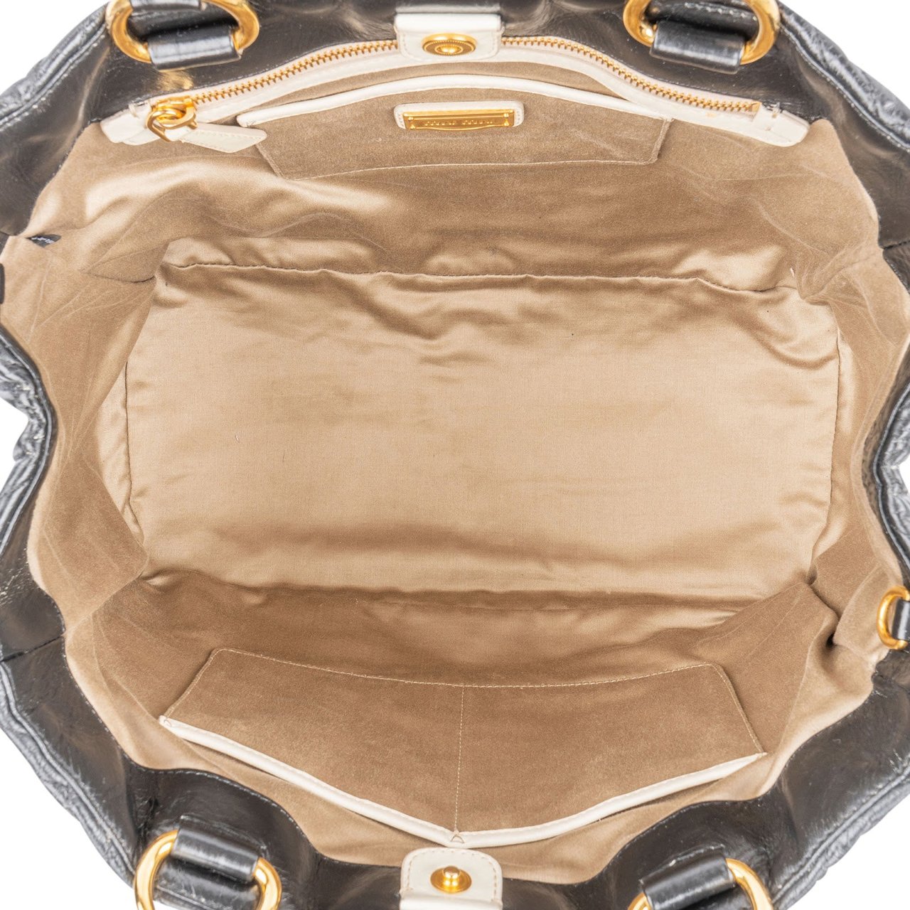 Miu Miu Quilted Nappa Leather Tote Handbag Zwart