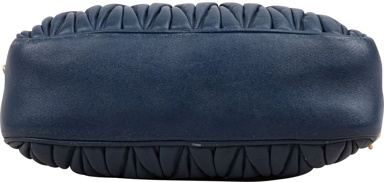Miu Miu Miu Miu Matelassé Leather Camera Crossbody Bag Blauw