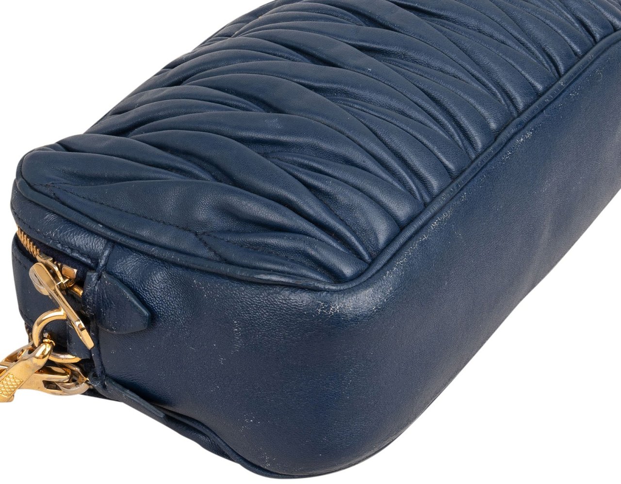 Miu Miu Miu Miu Matelassé Leather Camera Crossbody Bag Blauw