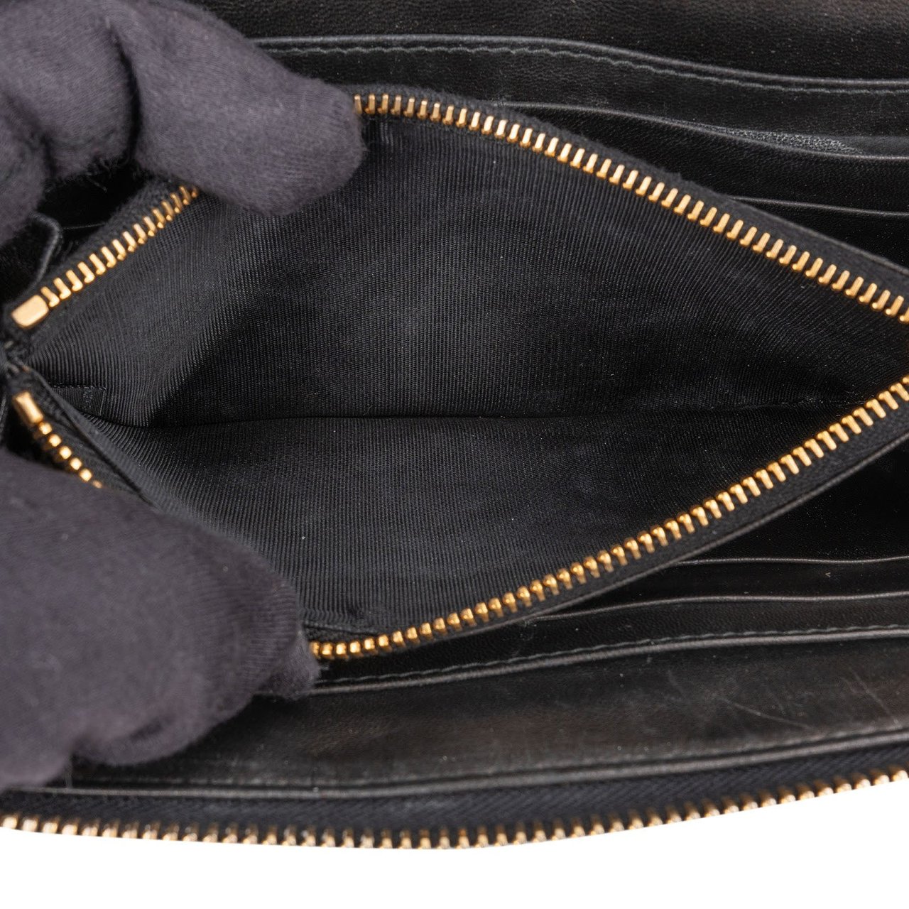 Miu Miu Quilted Nappa Leather Colorblock Biker Zip Around Wallet Zwart