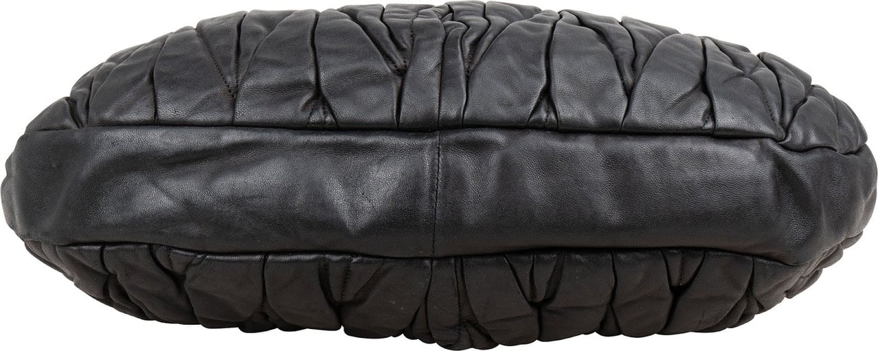 Miu Miu Nappa Matelassé Leather Coffer Handbag Zwart