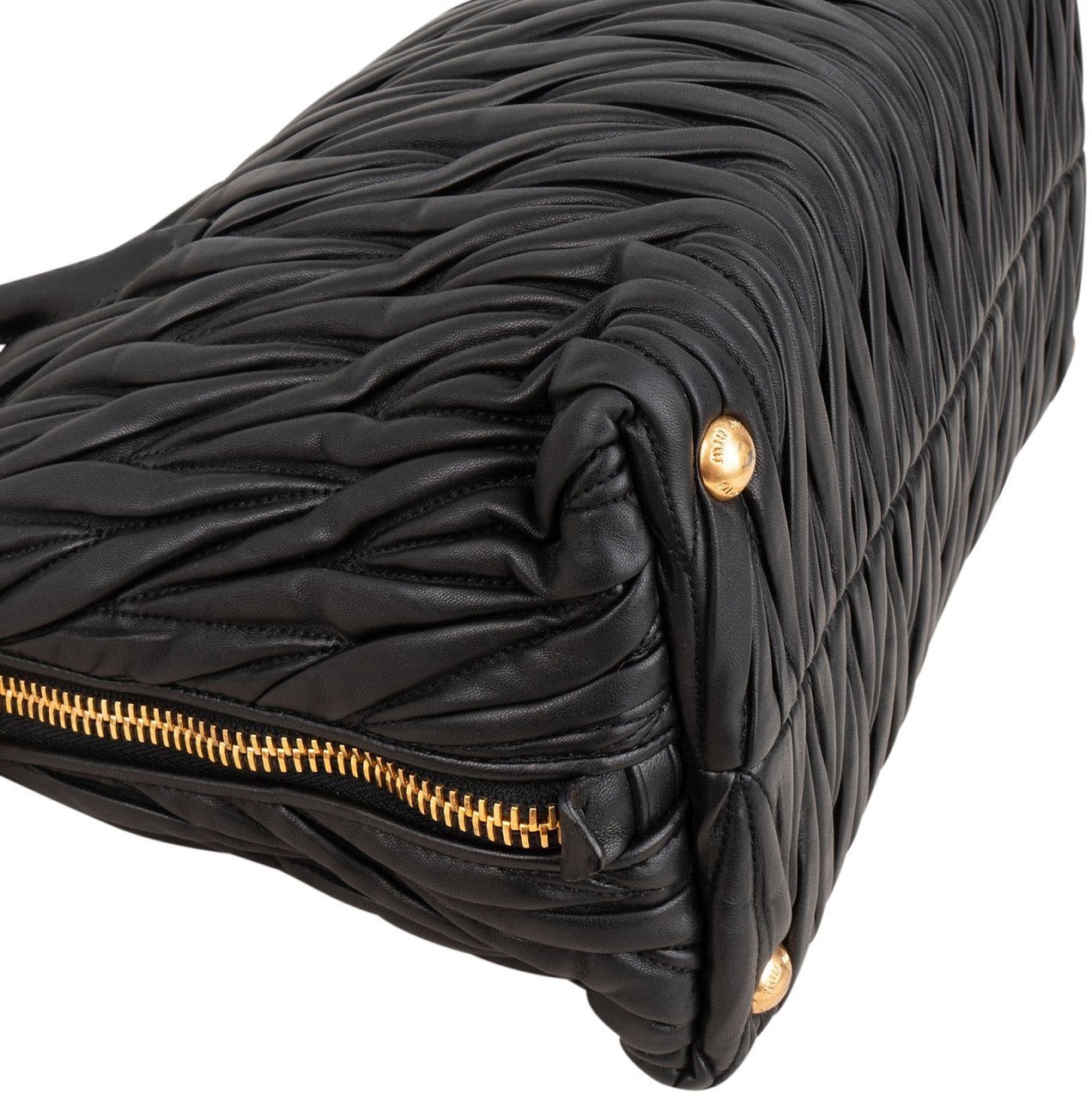 Miu Miu Black Matelassé Nappa Leather Handbag Zwart