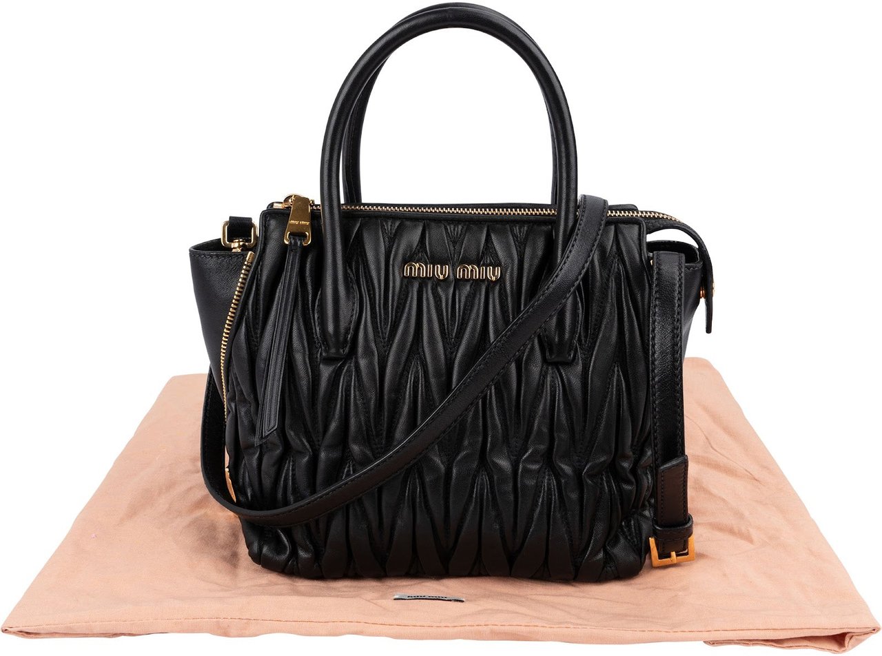 Miu Miu Black Matelassé Nappa Leather Handbag Zwart