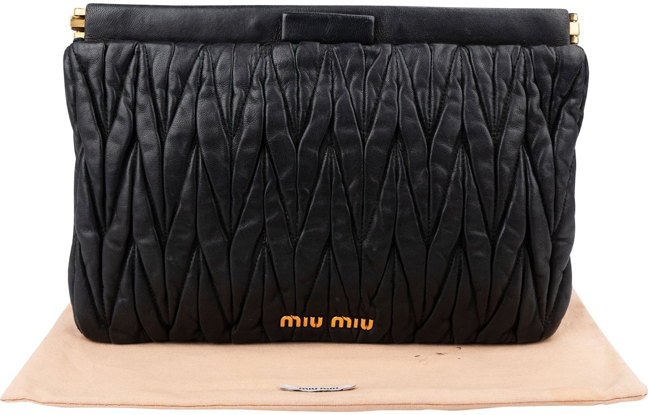 Miu Miu Black Matelassé Nappa Leather Clutch Zwart