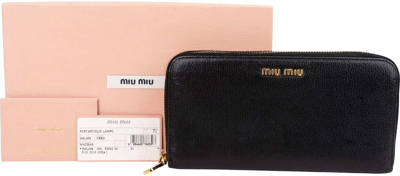 Miu Miu Black Leather Zip Around Wallet Zwart
