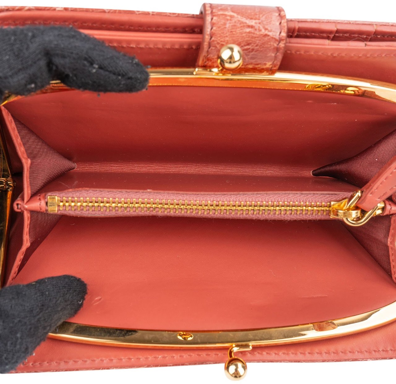 Miu Miu Cocco Craquelé Leather Kisslock Wallet Divers