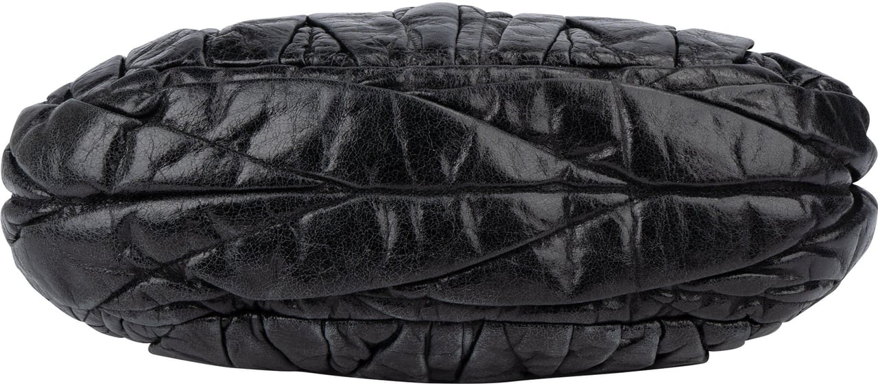 Miu Miu Miu Miu Quilted Leather City Handbag Zwart