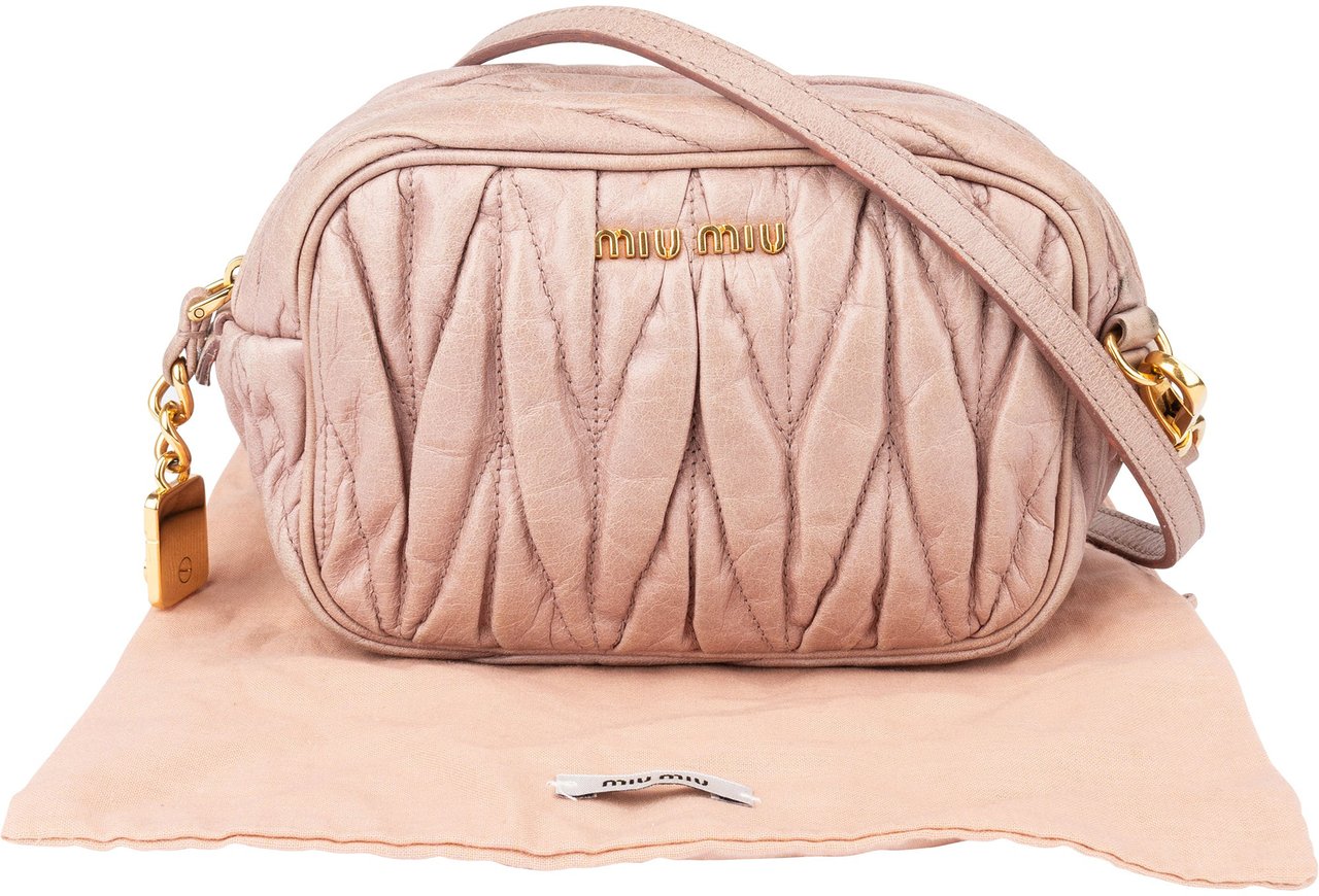 Miu Miu Miu Miu Quilted Leather Mini Crossbody Bag Roze