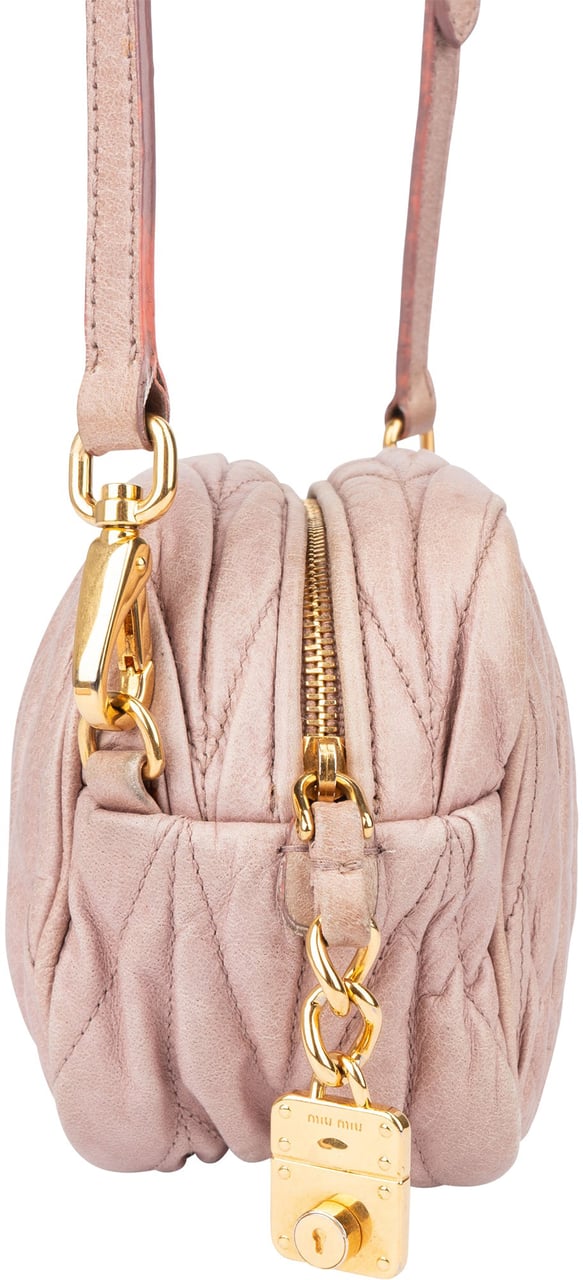 Miu Miu Miu Miu Quilted Leather Mini Crossbody Bag Roze
