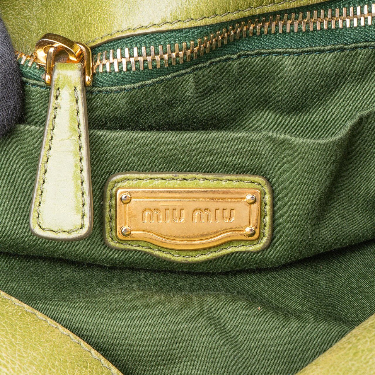 Miu Miu Miu Miu Green Leather City Handbag Groen