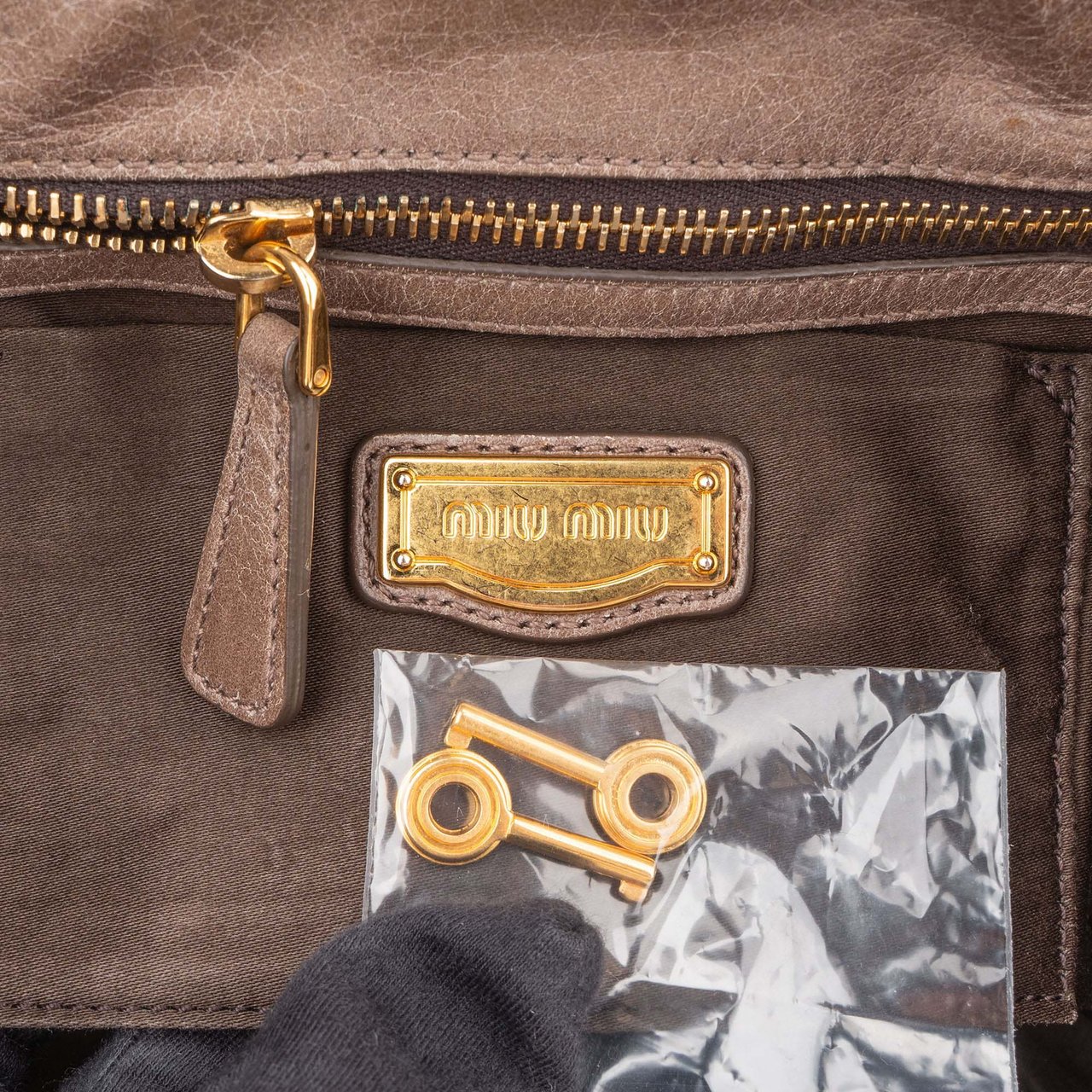 Miu Miu Miu Miu Quilted Leather City Handbag Divers