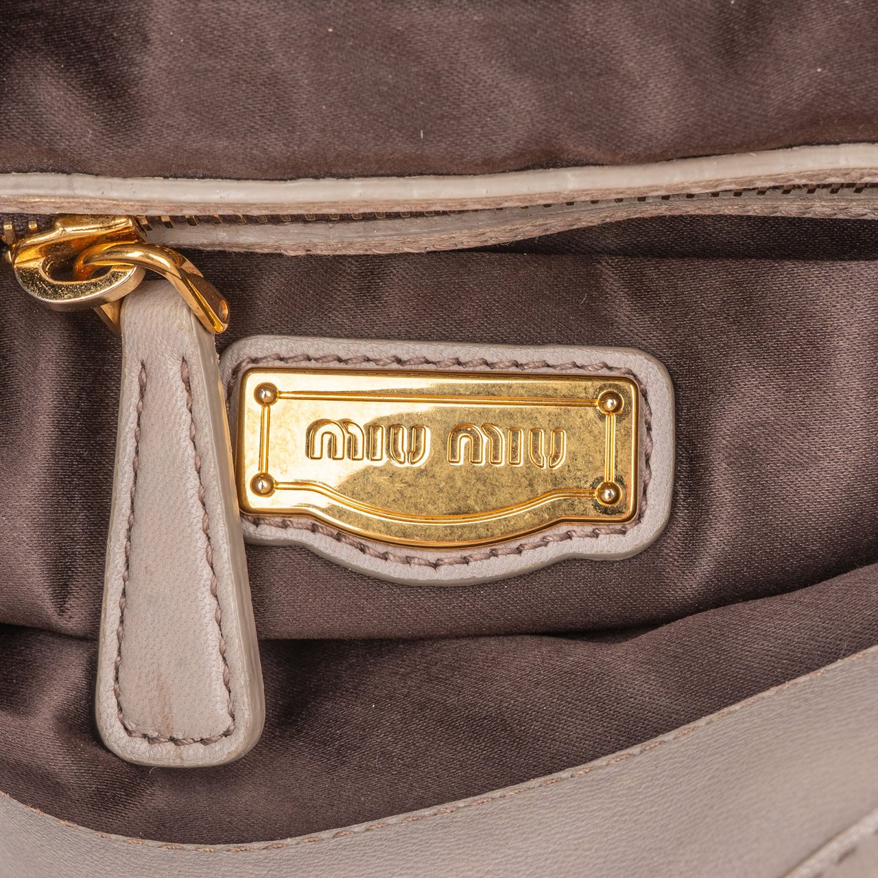 Miu Miu Miu Miu Quilted Leather City Handbag Divers