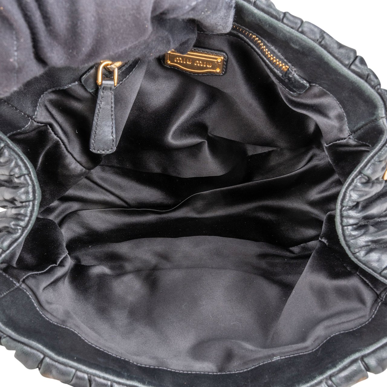 Miu Miu Miu Miu Quilted Leather City Handbag Zwart