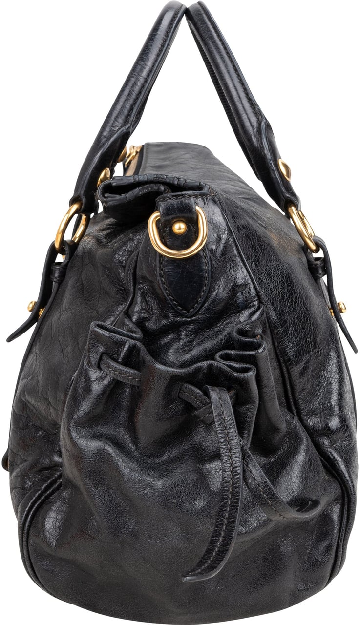 Miu Miu Miu Miu Classic Leather City Handbag Zwart