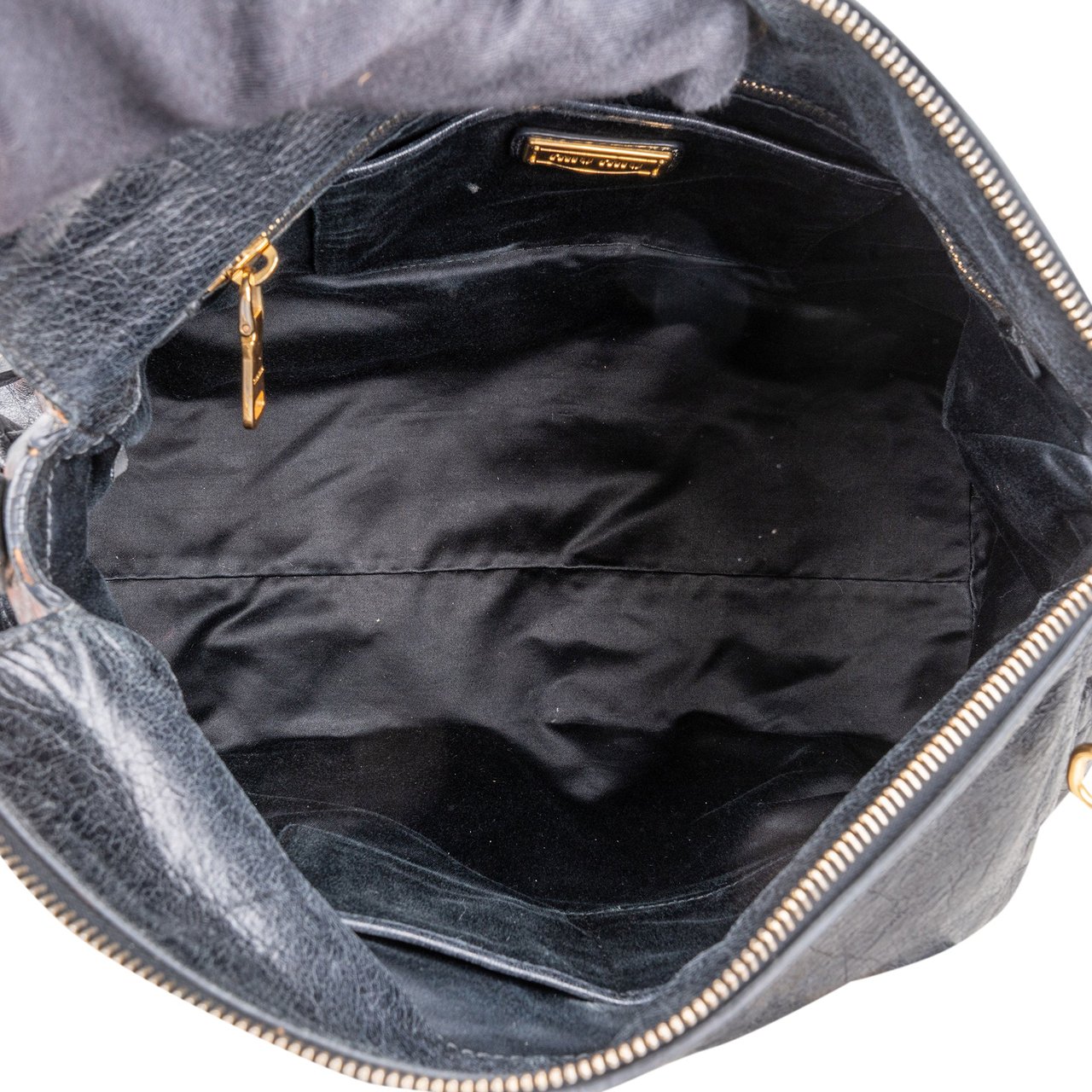 Miu Miu Miu Miu Classic Leather City Handbag Zwart