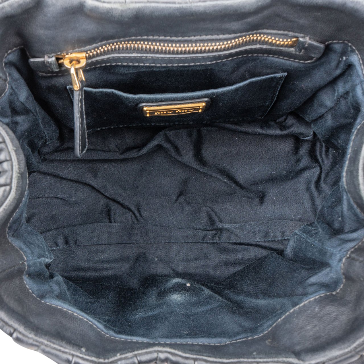 Miu Miu Miu Miu Quilted Leather City Handbag Zwart