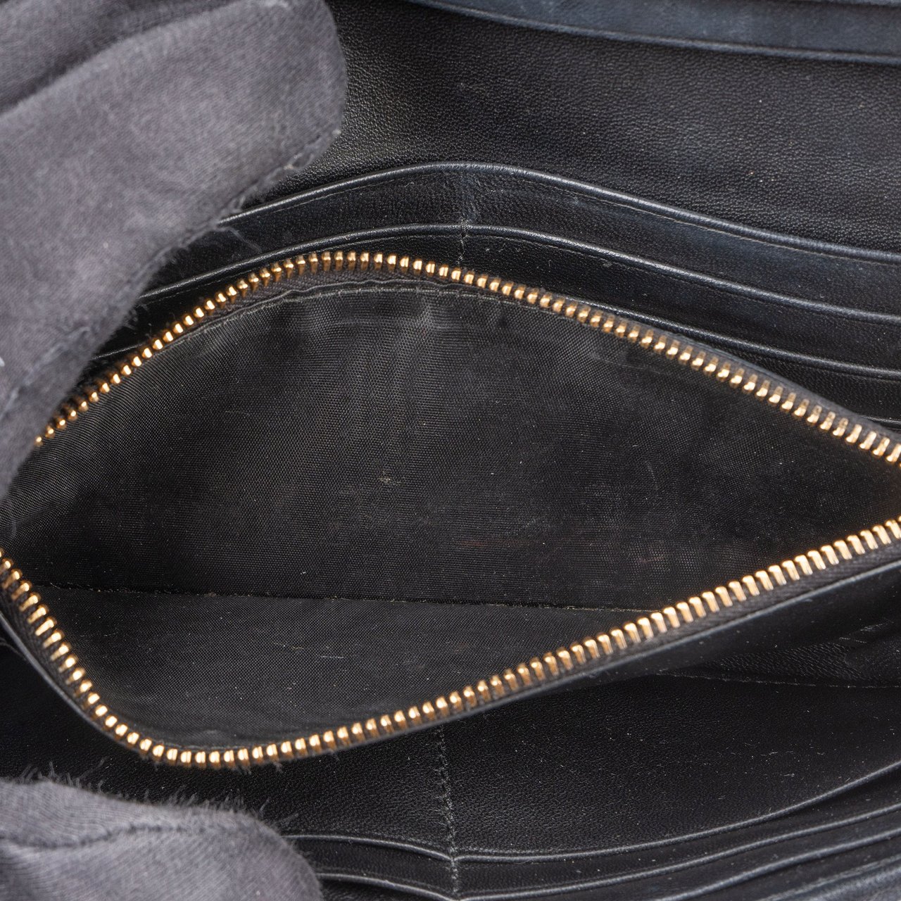 Miu Miu Miu Miu Quilted Leather Wallet Zwart