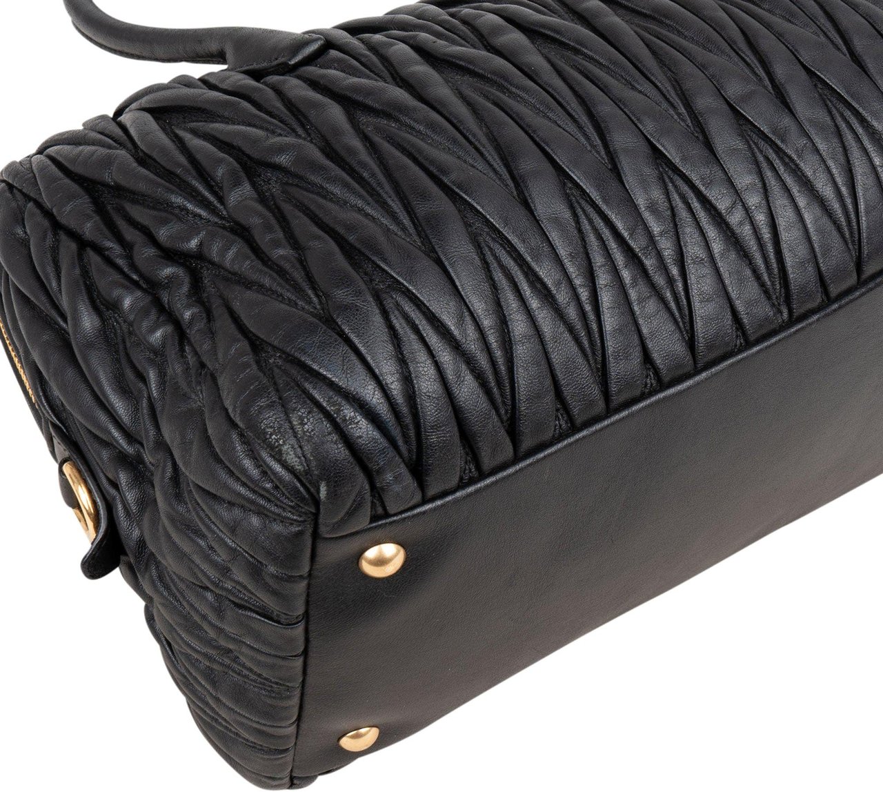 Miu Miu Miu Miu Quilted Leather Matelasse City Handbag Zwart