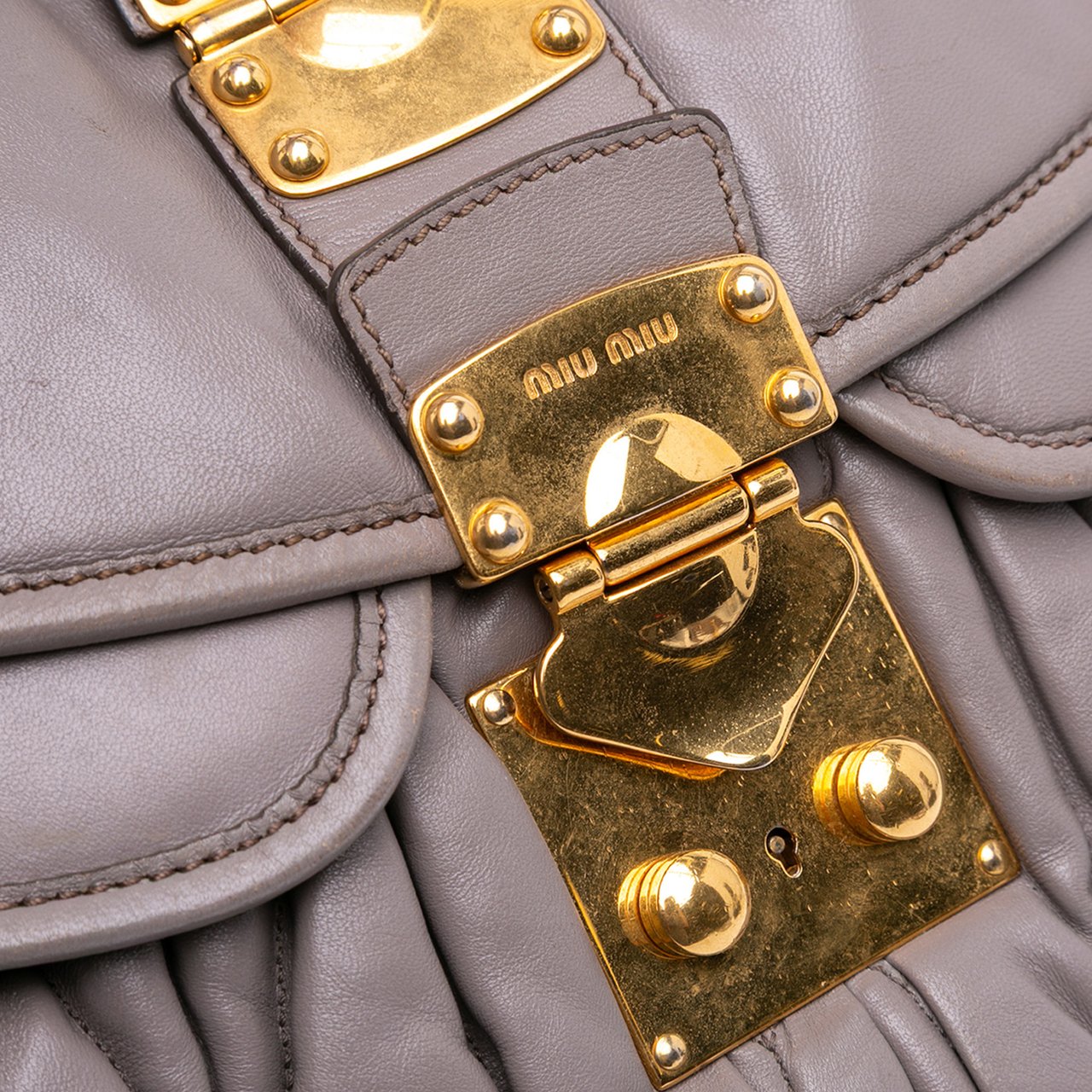Miu Miu Matelasse Nappa Coffer Satchel Grijs