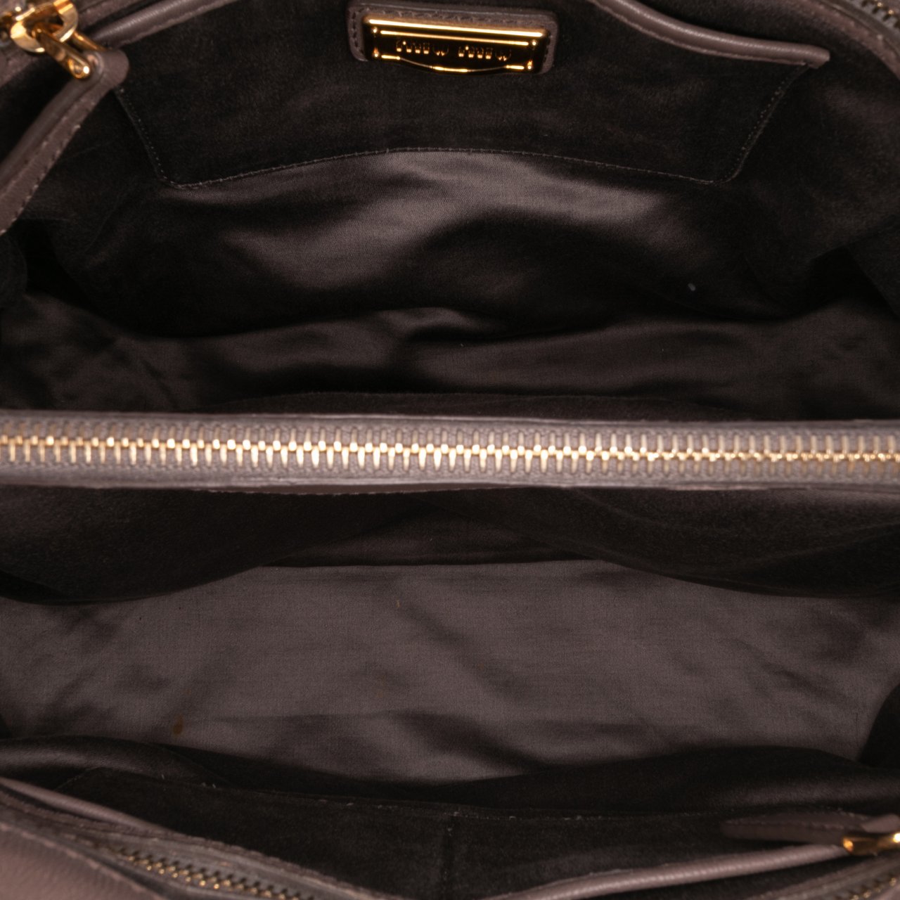 Miu Miu Matelasse Leather Turnlock Tote Zwart