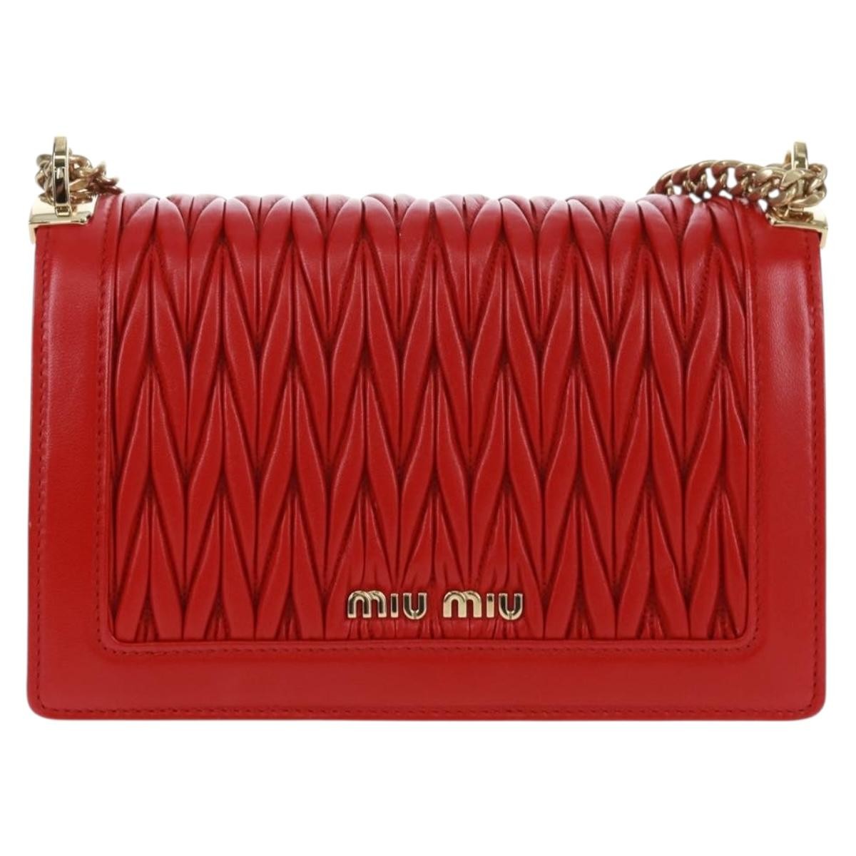 Miu Miu Miu Miu Flap Lock Shoulder Bag Matelasse Leather Small Rood