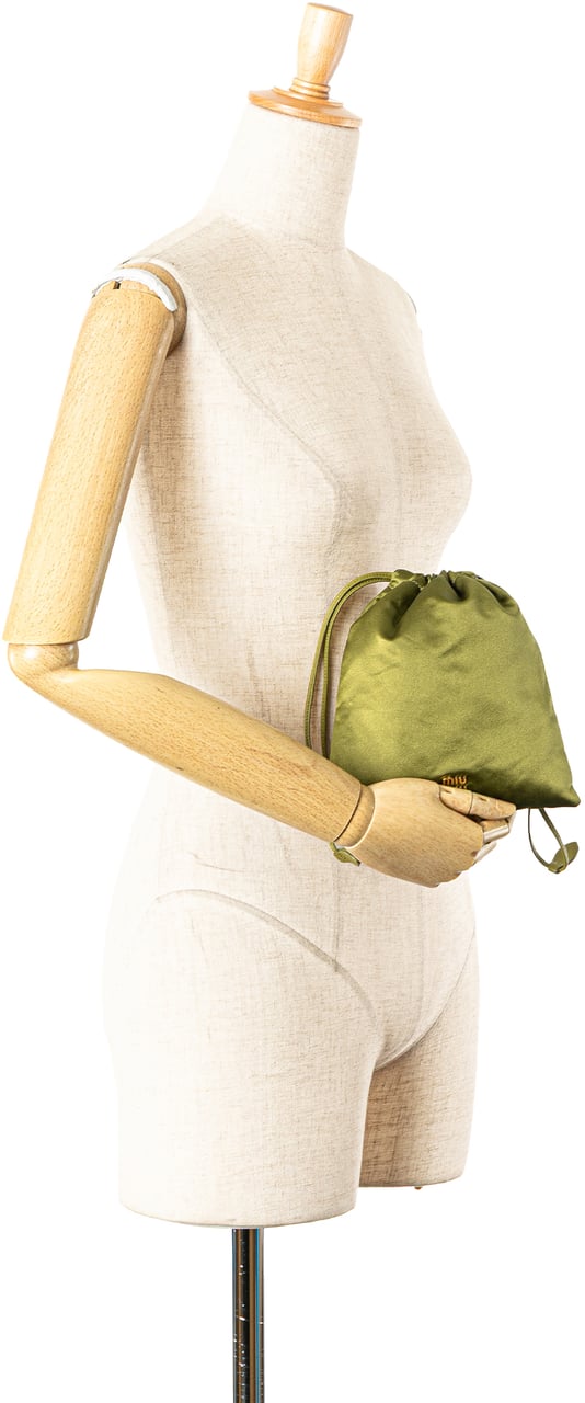 Miu Miu Satin Duchesse Drawstring Pouch Groen