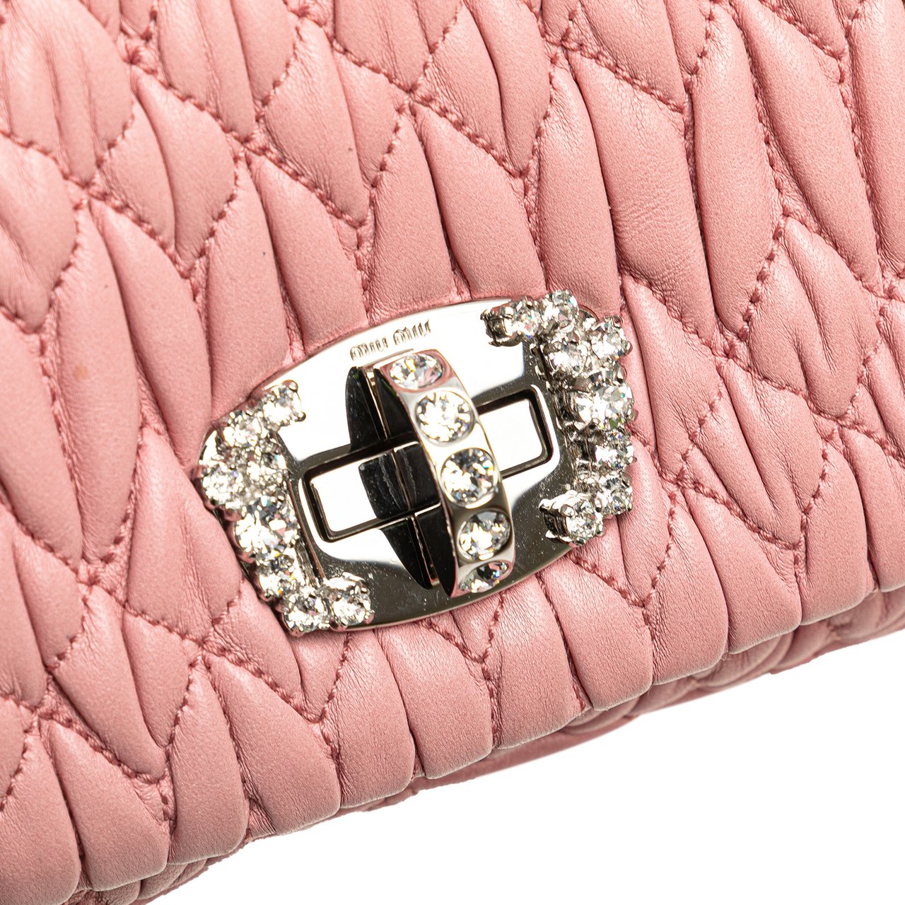 Miu Miu Matelasse Nappa Crystal Chain Satchel Roze
