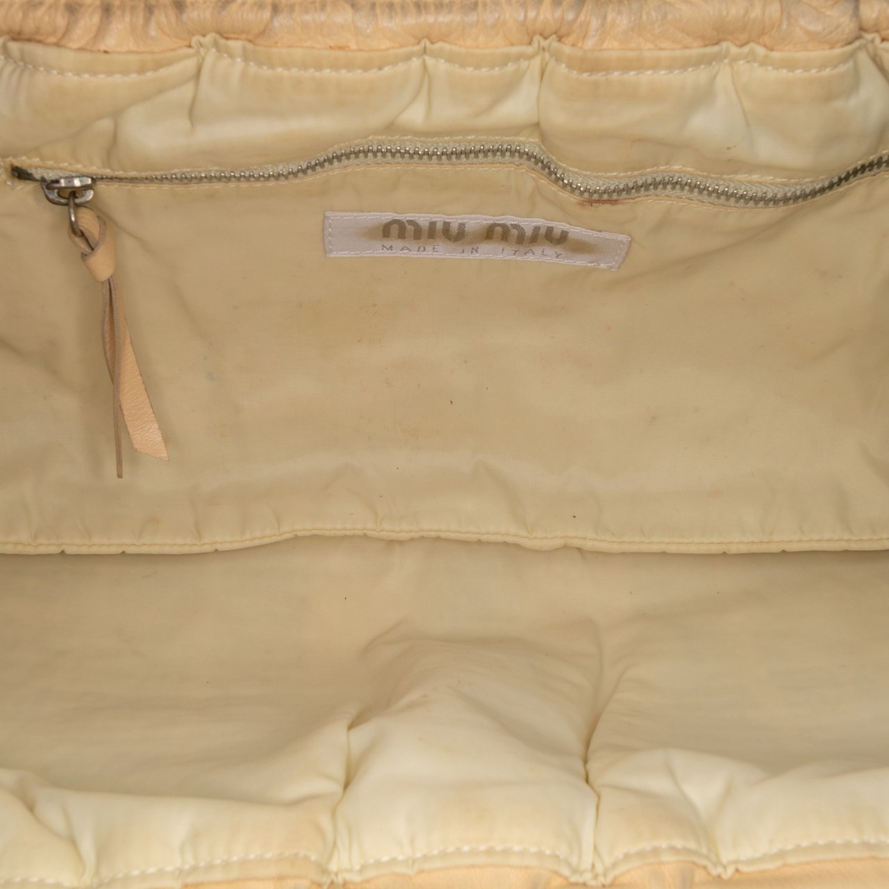 Miu Miu Leather Kiss Lock Shoulder Bag Bruin