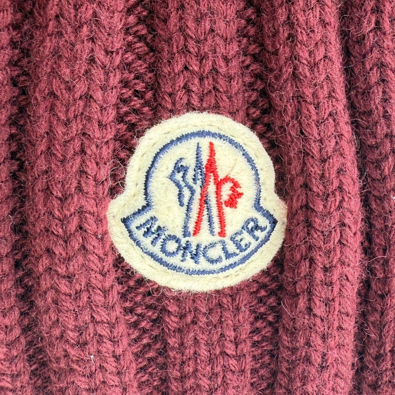Moncler Moncler gerippter Strickschal aus Wolle Weinrot / sehr gut Rood