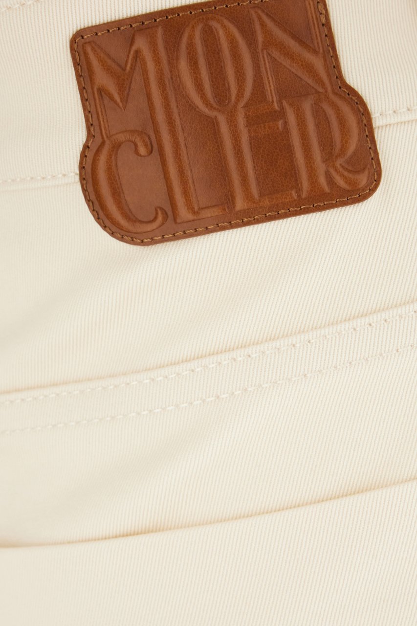 Moncler Moncler Ivory stretch cotton bermuda shorts Neutraal