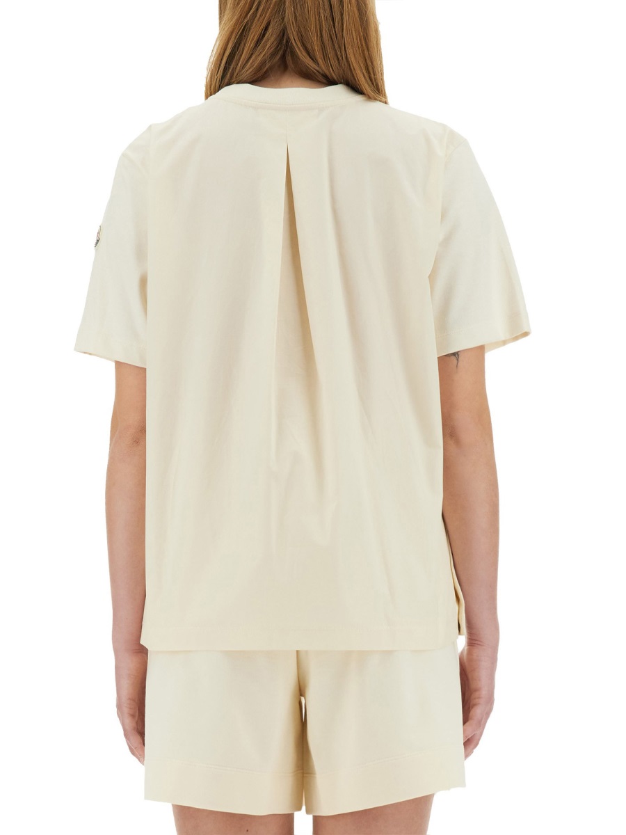 Moncler Side Button Detail T-Shirt in Soft Cotton Neutraal