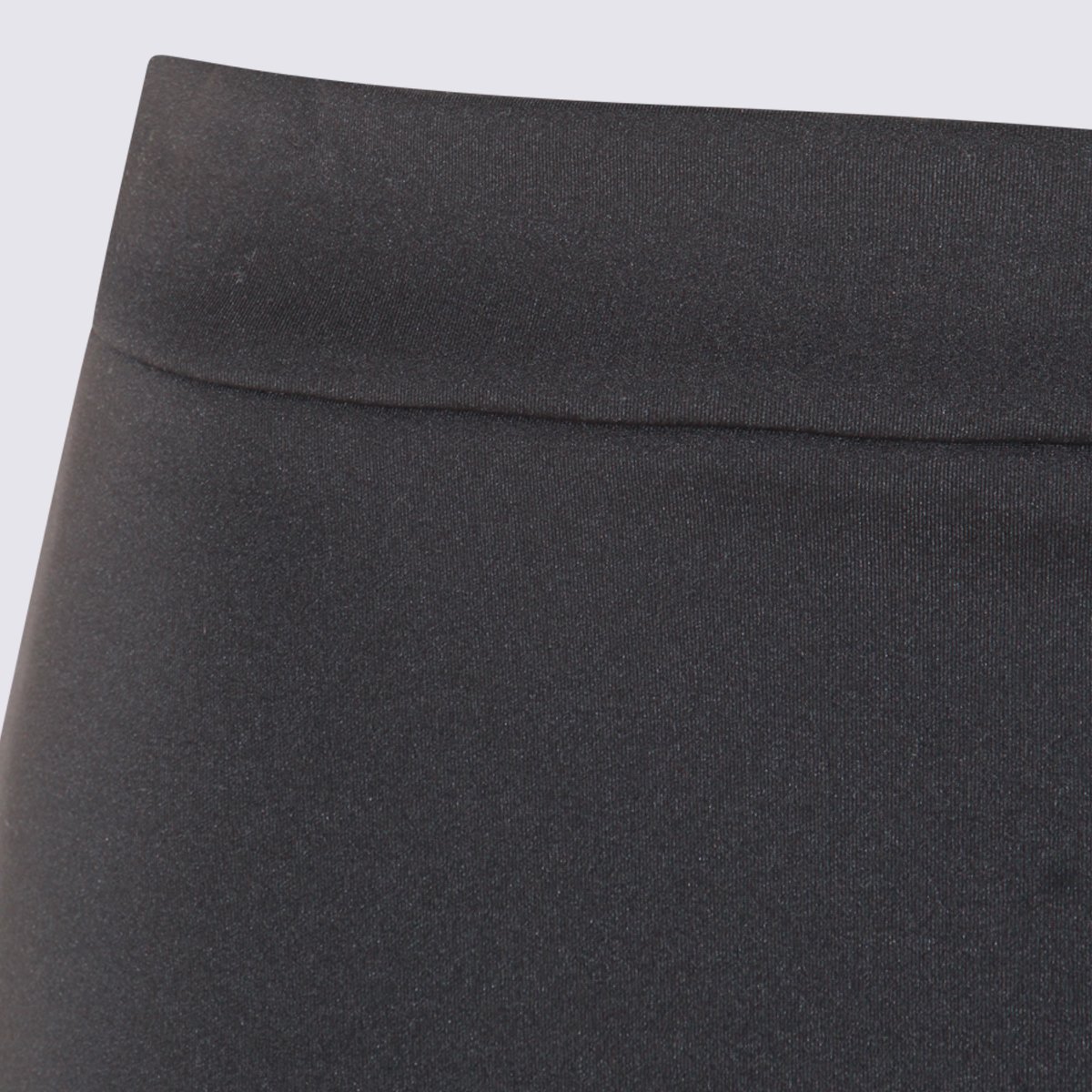 Moncler High-Waisted Black Midi Skirt With V-Notch Back And Back Slit Zwart