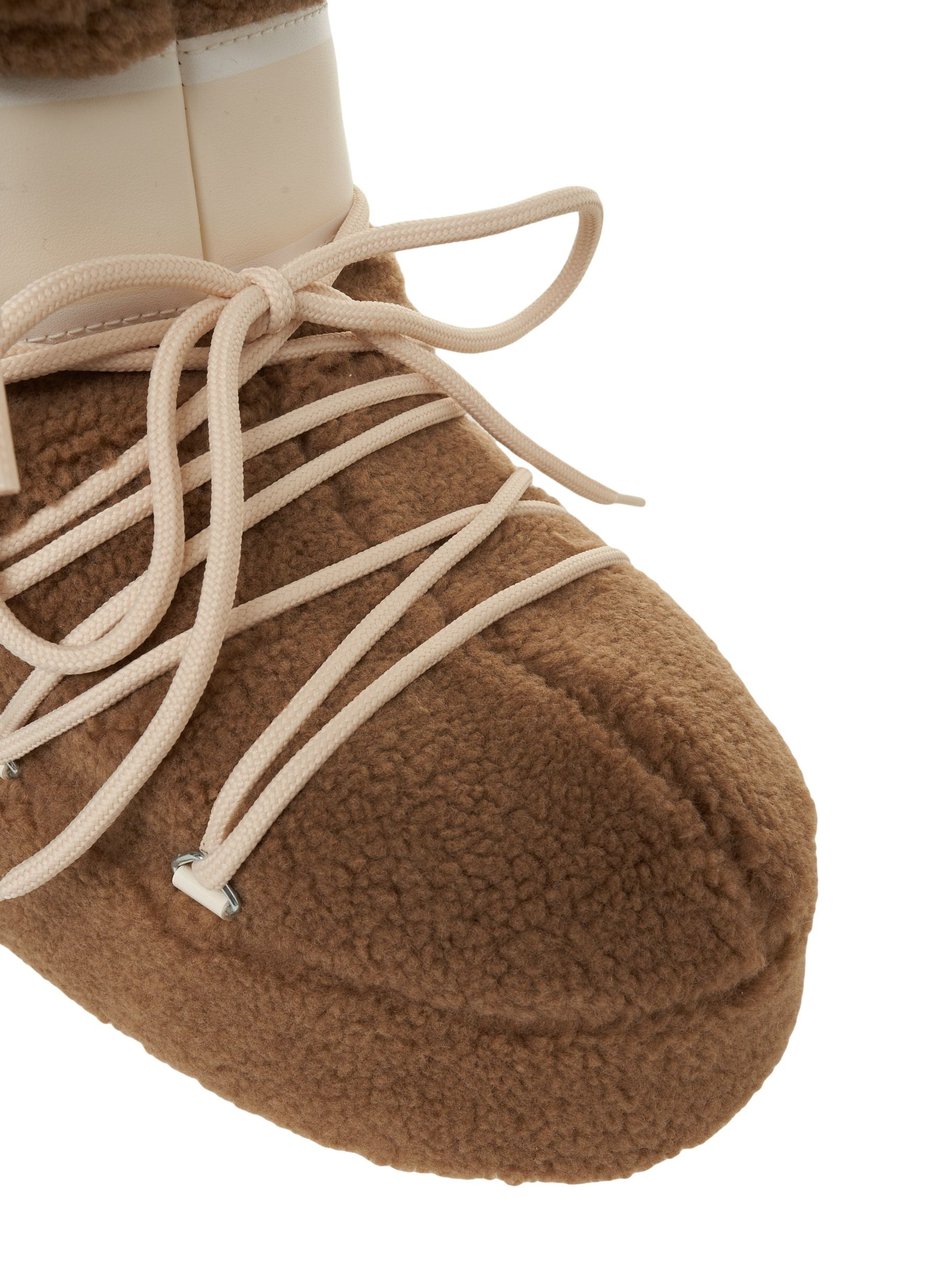 Moon Boot Faux fur boots 'ICON LOW FLEECE' Bruin