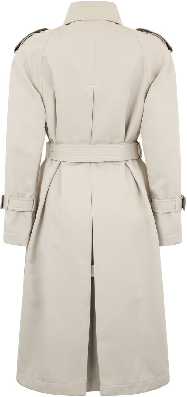 Moorer Elegant sand color trench coat with belt and buttons. Neutraal