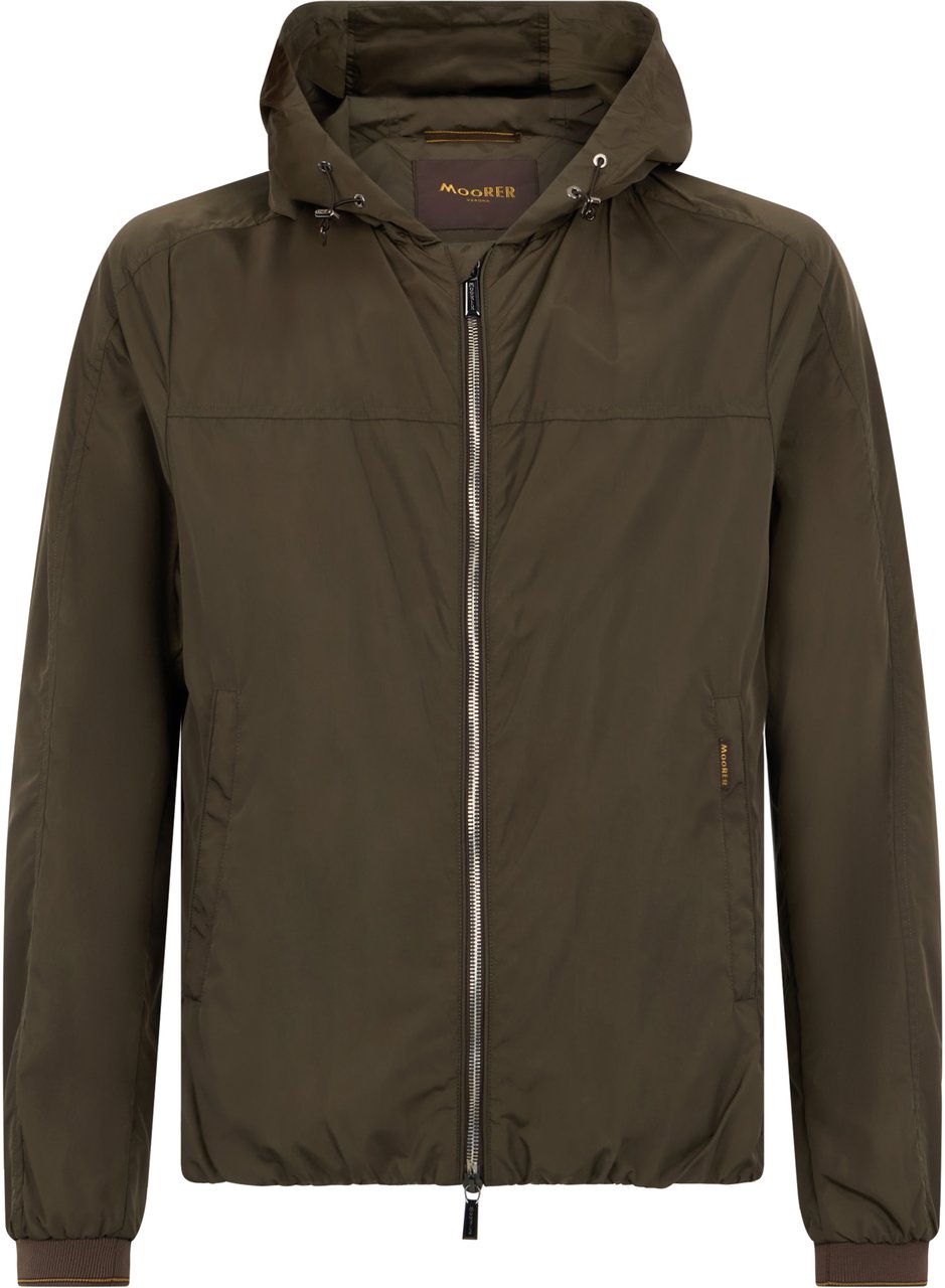 Moorer Wind jacket with military green hood and a sophisticated and versatile design. Bruin