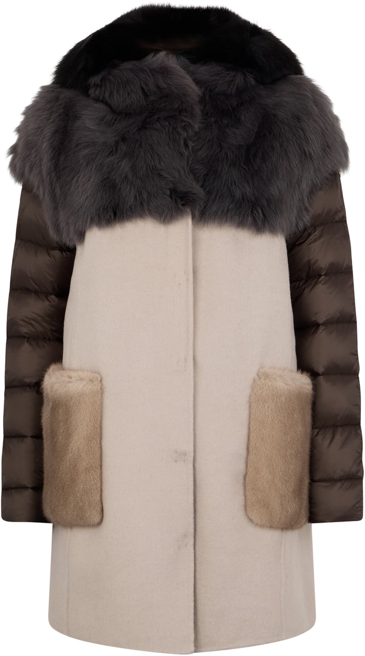 Moorer Elegant double-toned coat with fur. Neutraal