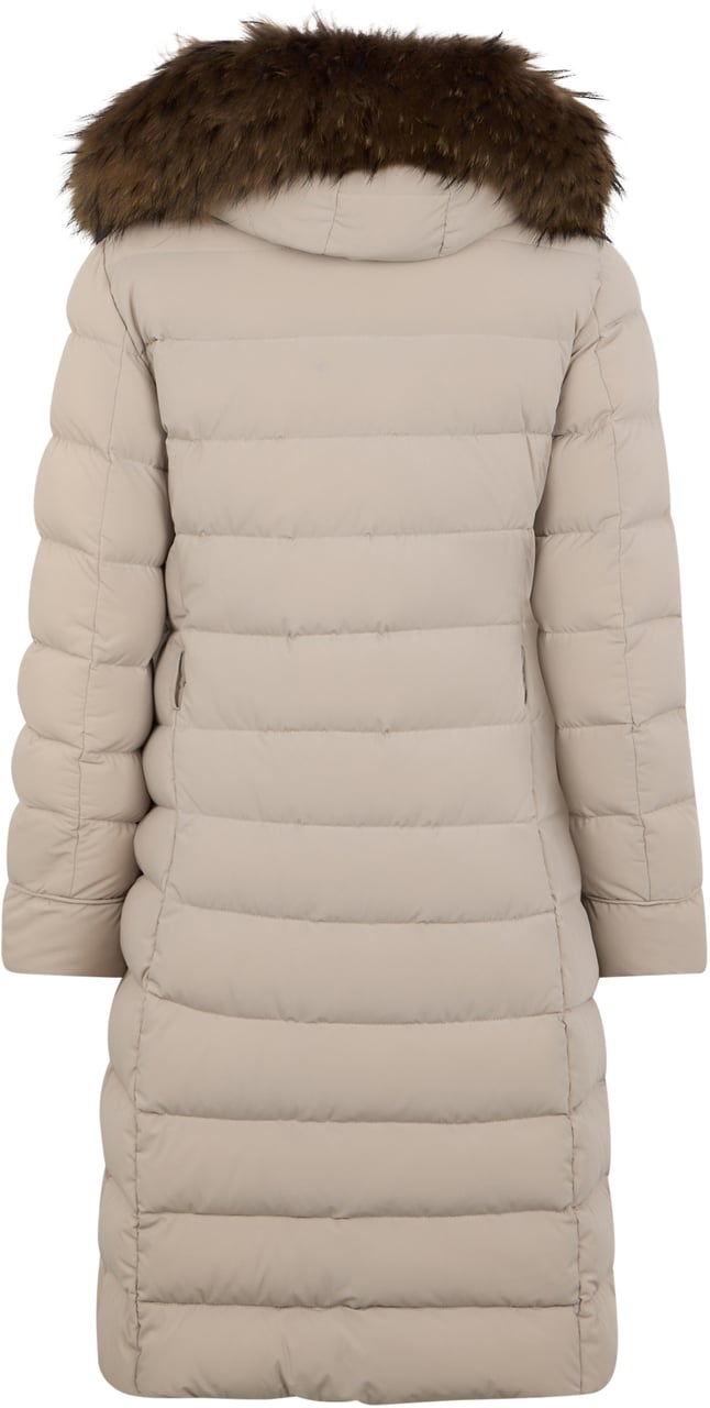 Moorer Long padded coat sand color with hood casual and comfortable design. Neutraal